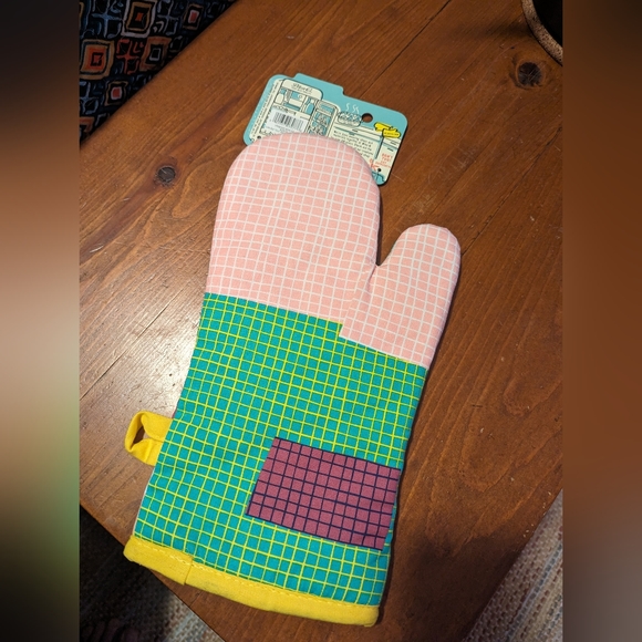 Blue Q Oven Mitt - Picture 3 of 4